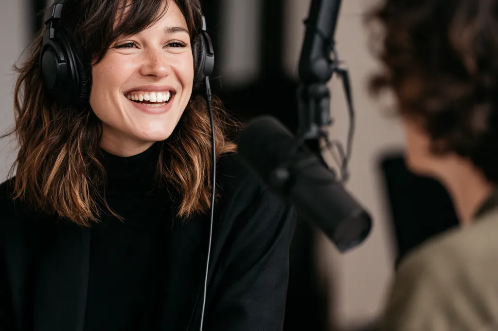 Riverside vs StreamYard : studio de podcast ou plateau de live ?